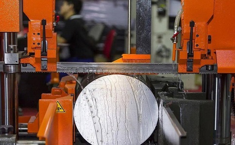 东乡立式金属带锯床切削出现跑带故障解决方法！